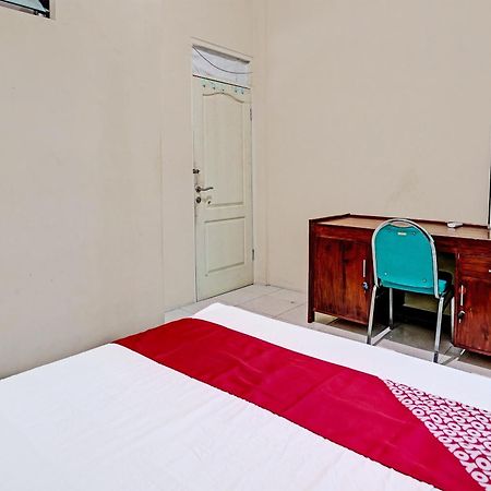Oyo 91572 Kost Esklusif Barokah Hotel Pasuruan Kültér fotó