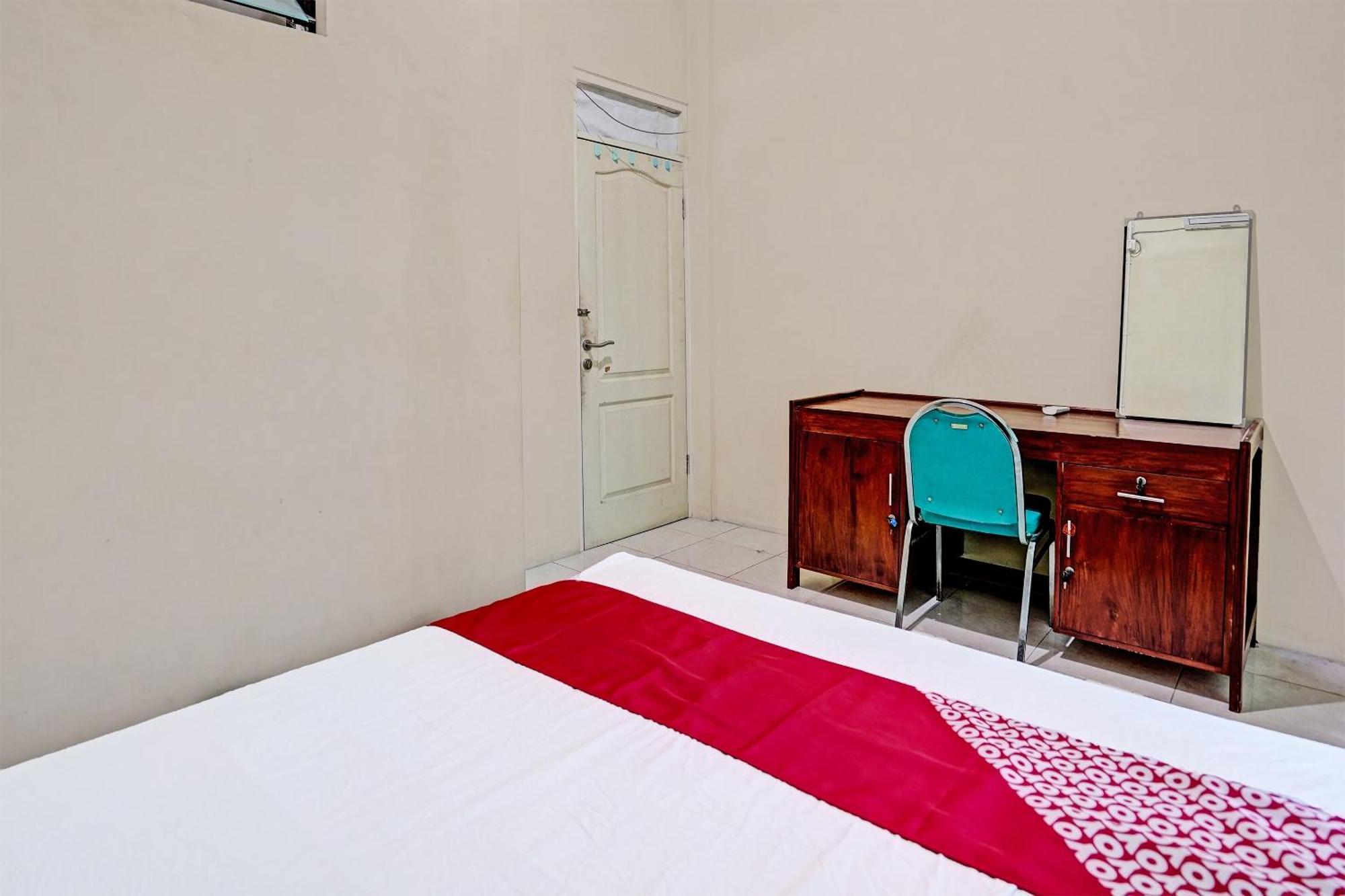 Oyo 91572 Kost Esklusif Barokah Hotel Pasuruan Kültér fotó