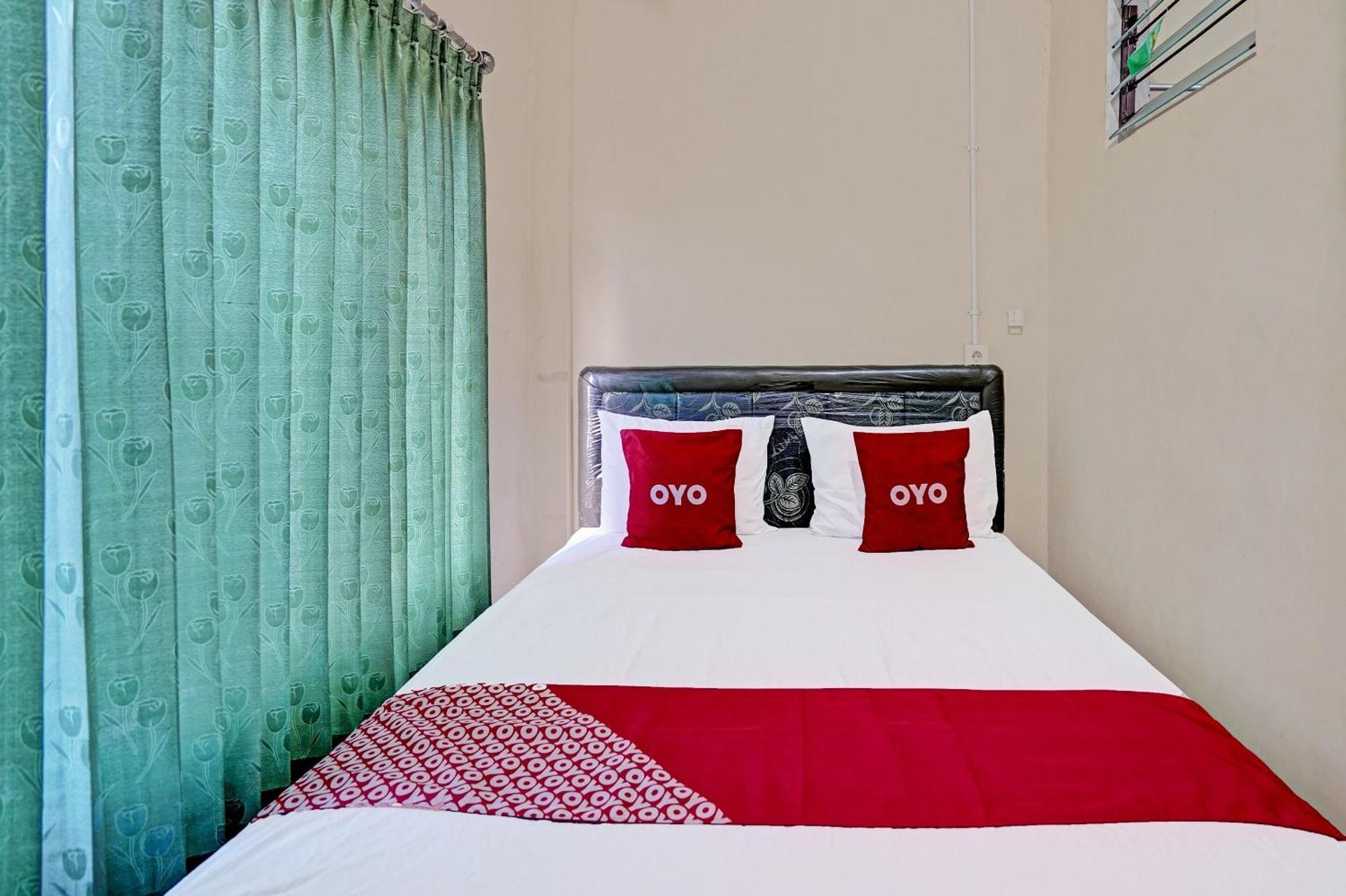 Oyo 91572 Kost Esklusif Barokah Hotel Pasuruan Kültér fotó