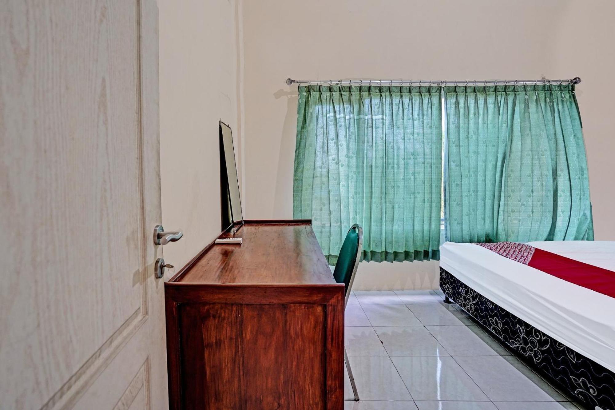 Oyo 91572 Kost Esklusif Barokah Hotel Pasuruan Kültér fotó