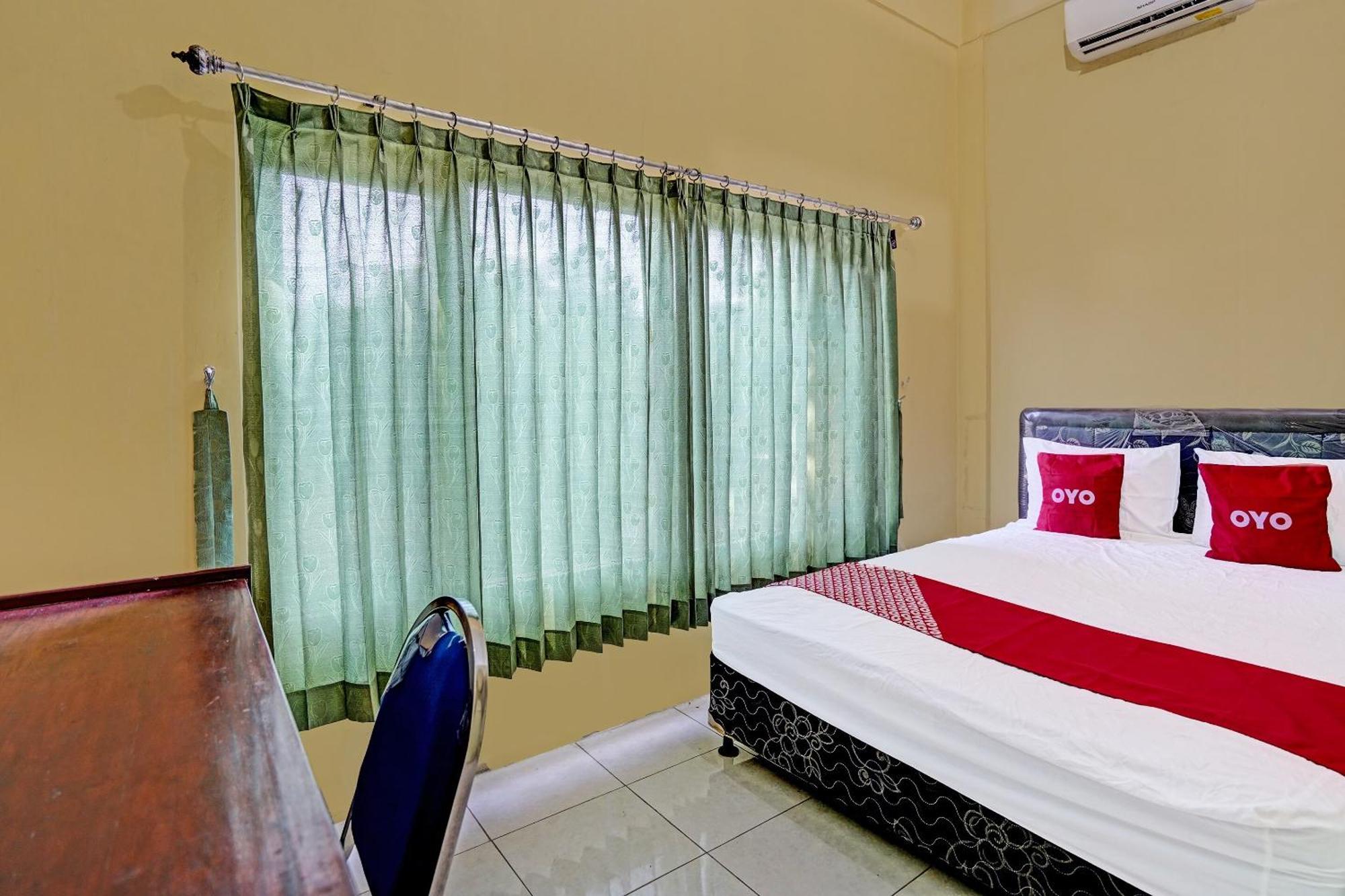 Oyo 91572 Kost Esklusif Barokah Hotel Pasuruan Kültér fotó