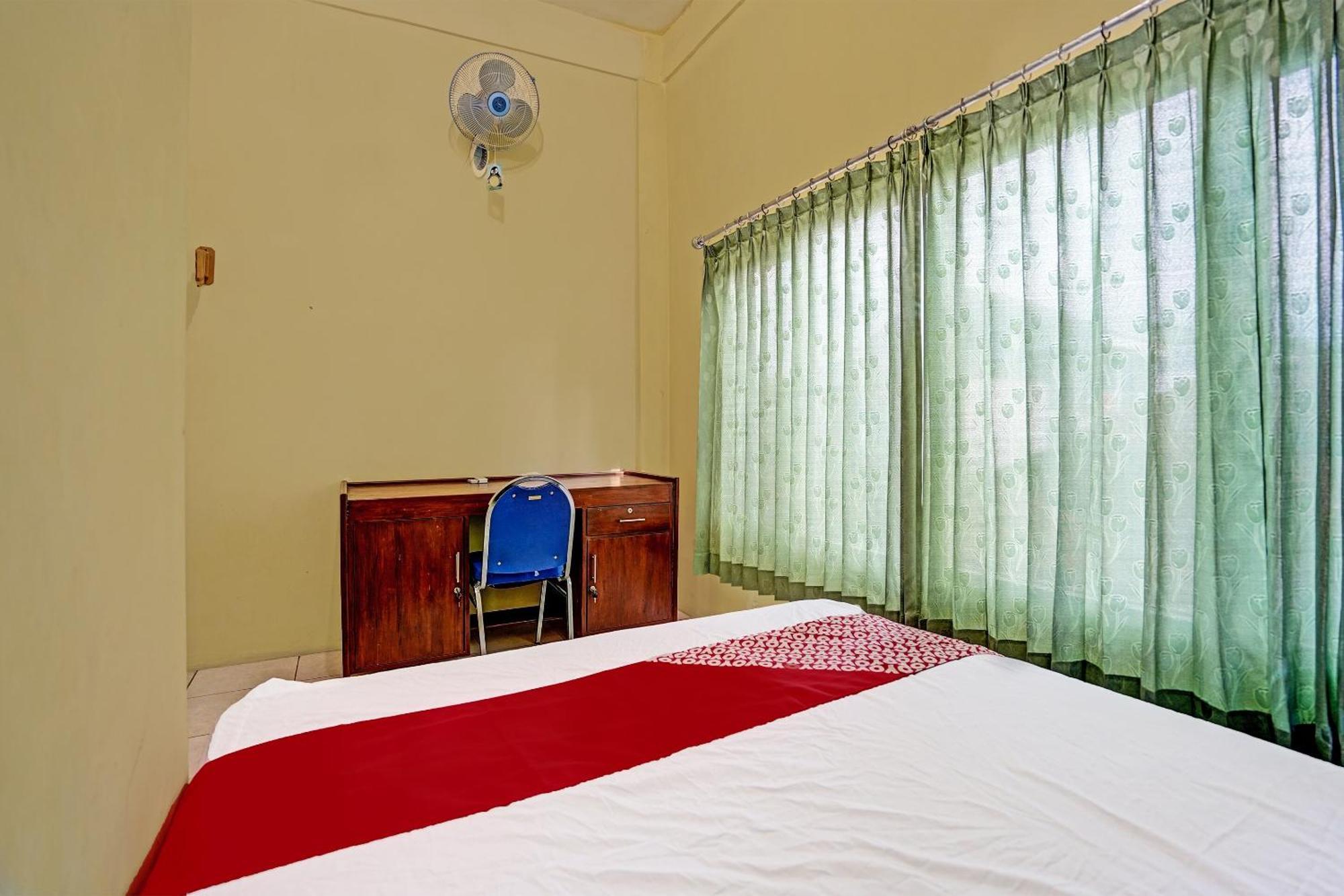 Oyo 91572 Kost Esklusif Barokah Hotel Pasuruan Kültér fotó