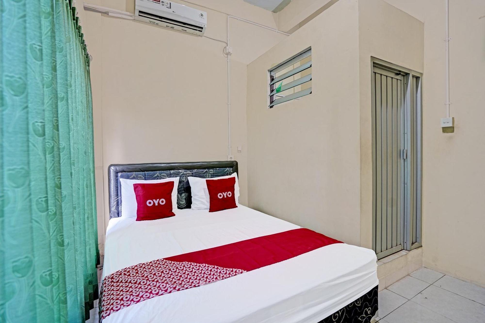 Oyo 91572 Kost Esklusif Barokah Hotel Pasuruan Kültér fotó