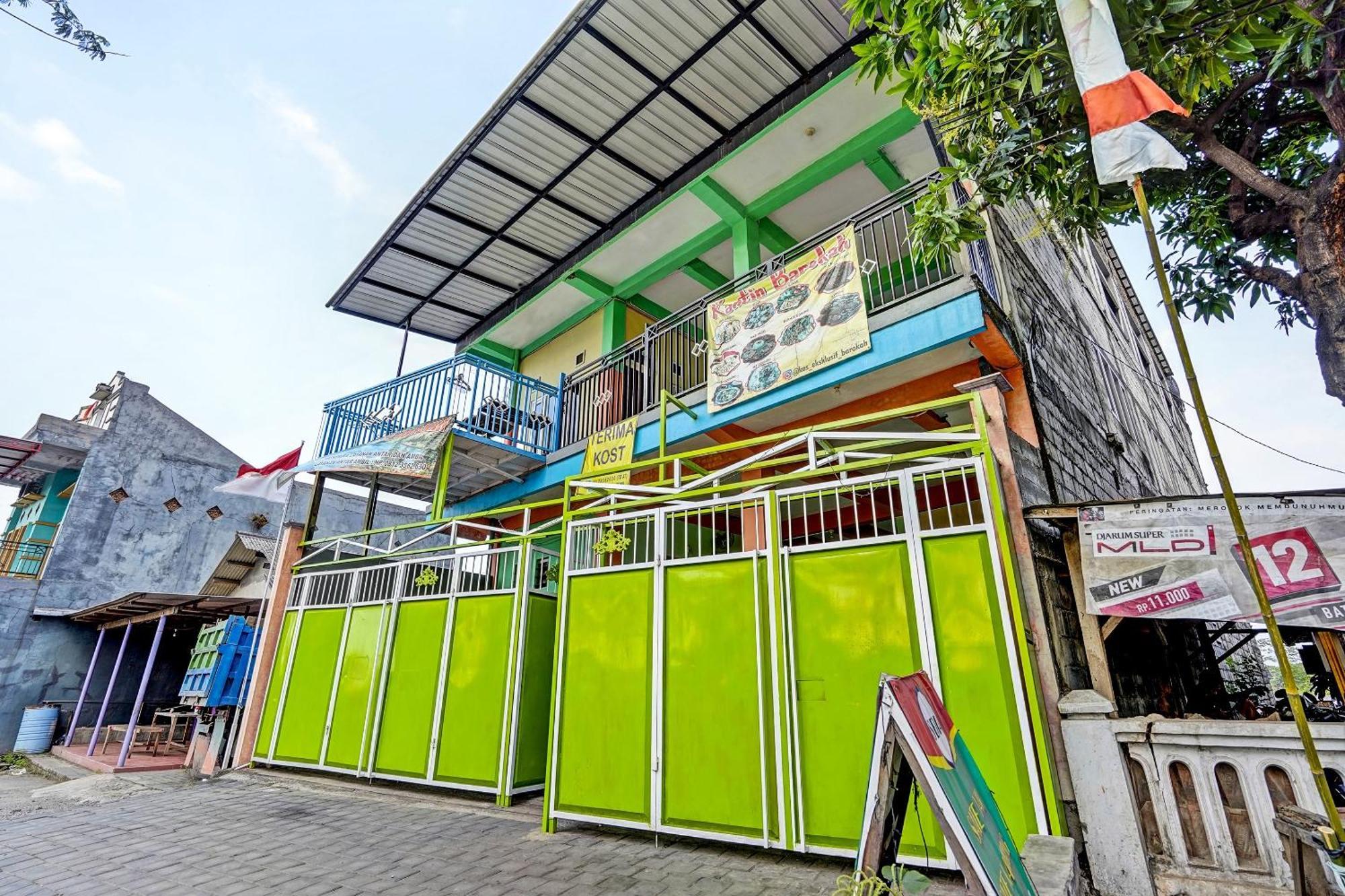 Oyo 91572 Kost Esklusif Barokah Hotel Pasuruan Kültér fotó