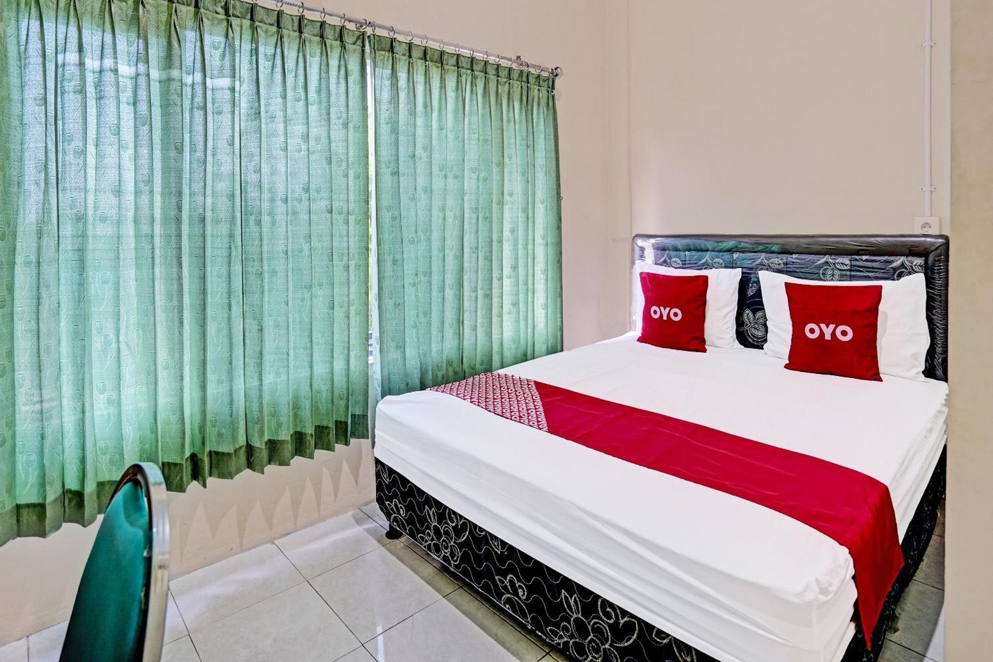 Oyo 91572 Kost Esklusif Barokah Hotel Pasuruan Kültér fotó